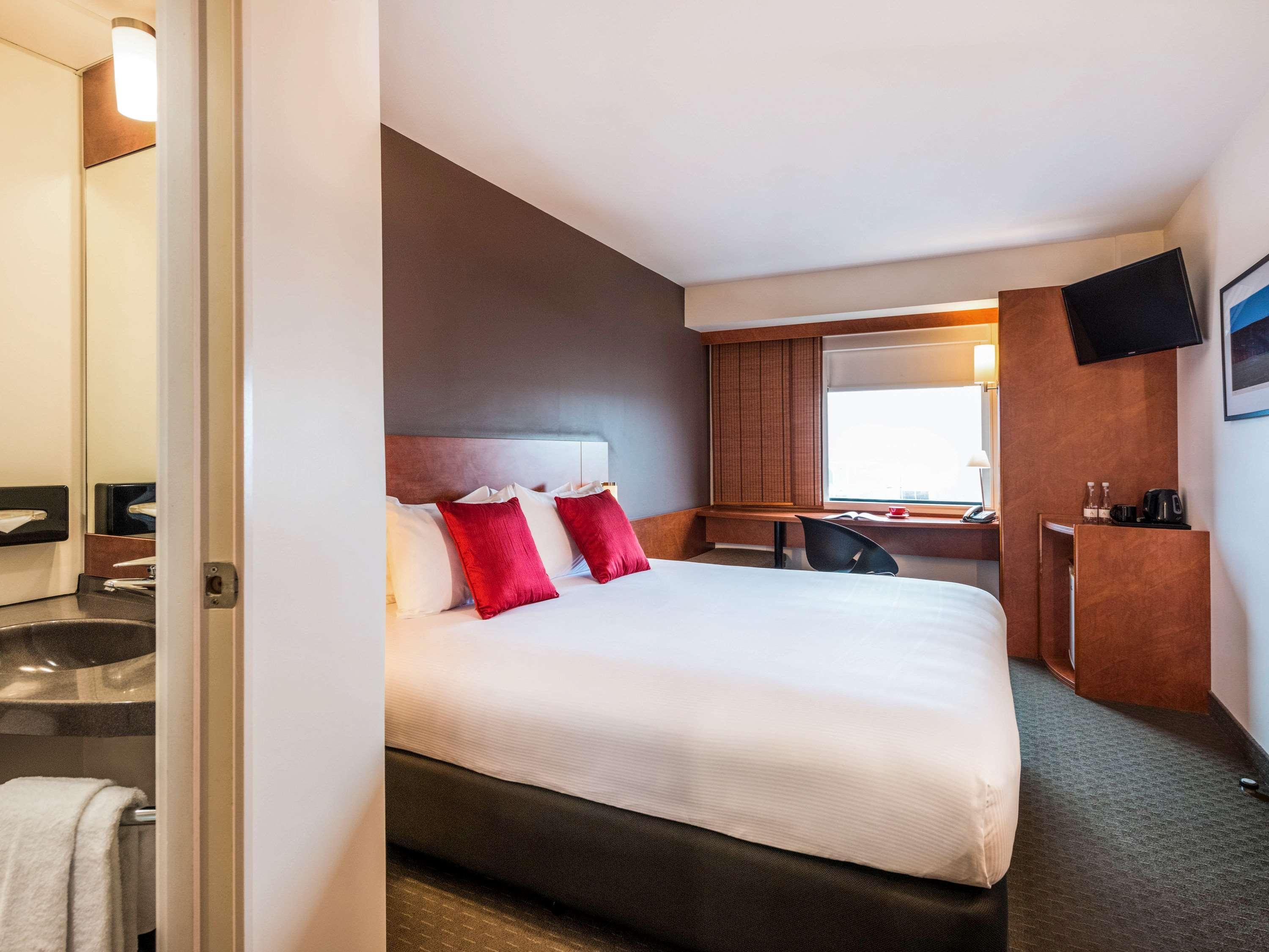 Ibis Christchurch Exterior photo