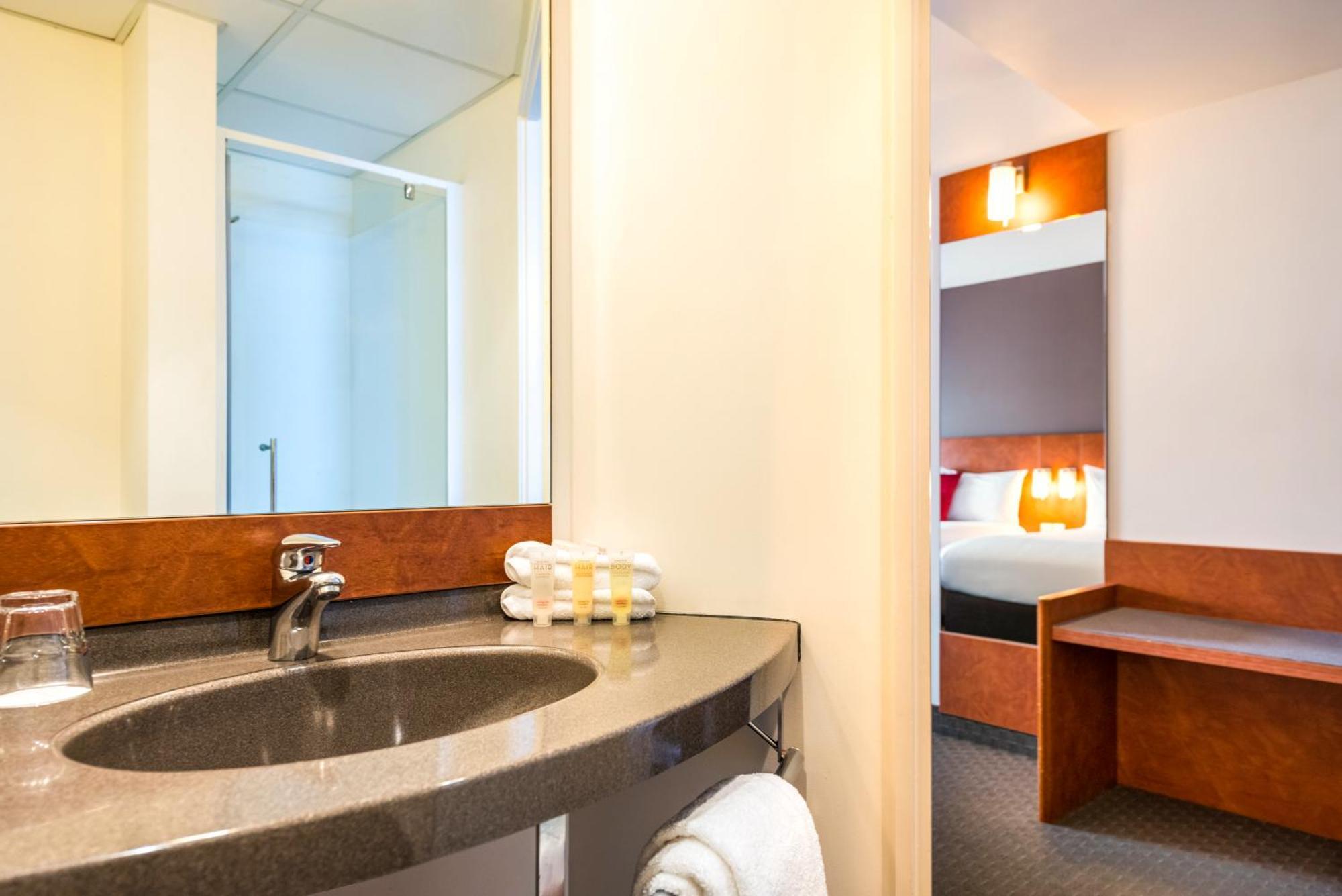 Ibis Christchurch Exterior photo